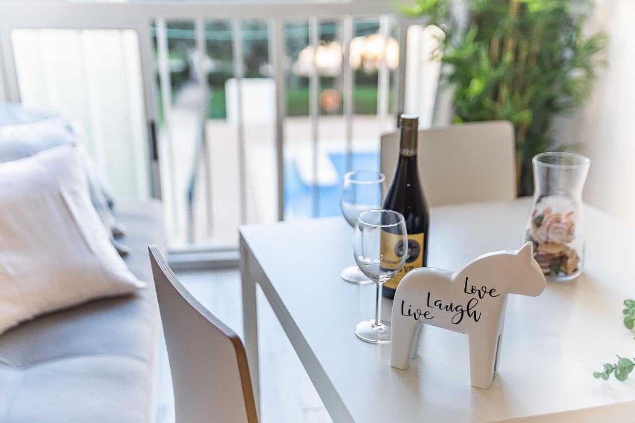 Sun Coast Benalmadena -- Superb Studio With 4 Pools, Gardens & Breakfast Экстерьер фото